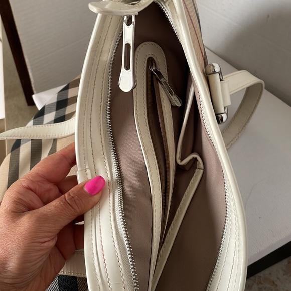 💯% AUTHENTIC LARGE BURBERRY SUPER NOVA CHECK TOTE BAG. - Picture 13 of 17